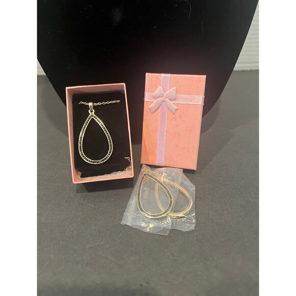 NEW Goldtone Brilliant Prestige Pendant and Tear Drop Pierced Earring Set - Picture 8 of 8